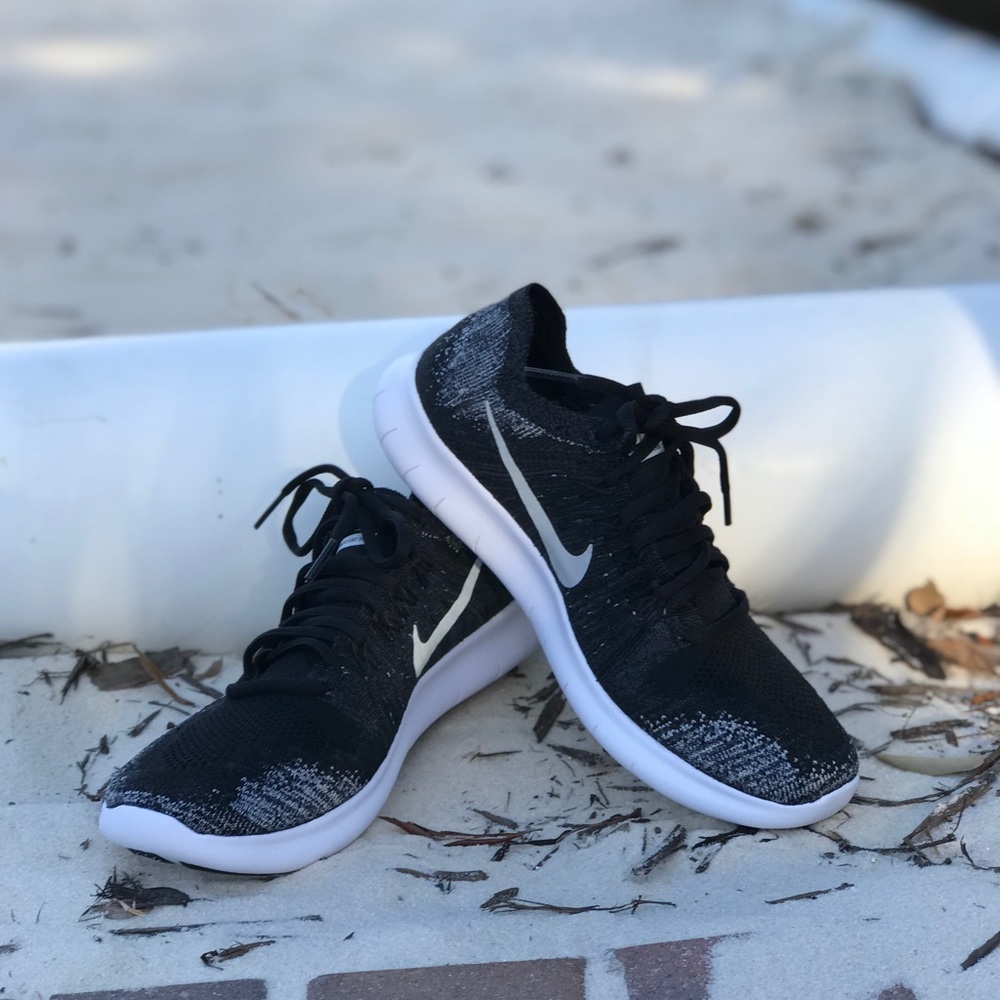 NWT NikeID Free Rn Flyknit 2017 WMNS - Picture 4 of 8